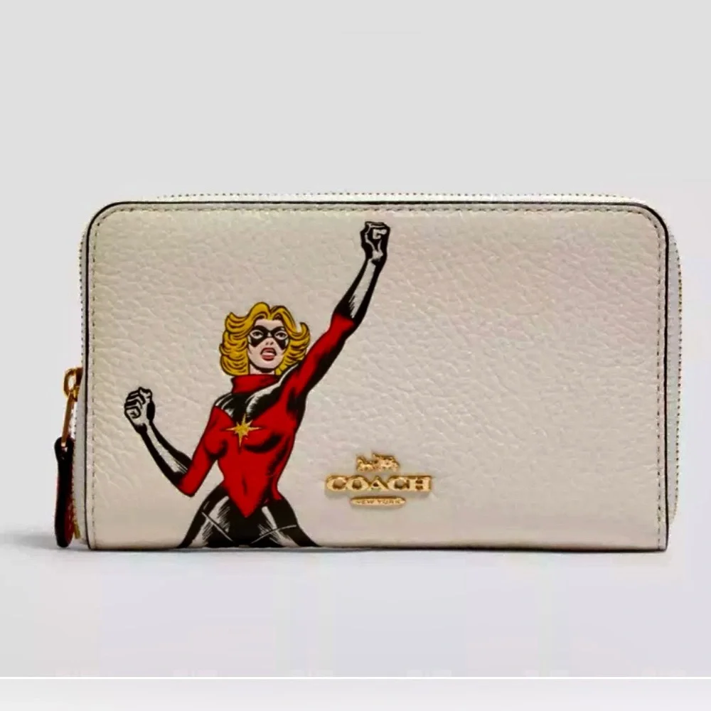 Coach x Marvel White Red Leather Carol Danvers Medium Zip Around Wallet - Picture 11 of 13